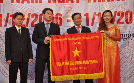 Hưng Yên Công ty HABECO - ID đón nhận Cờ thi đua của Chính phủ